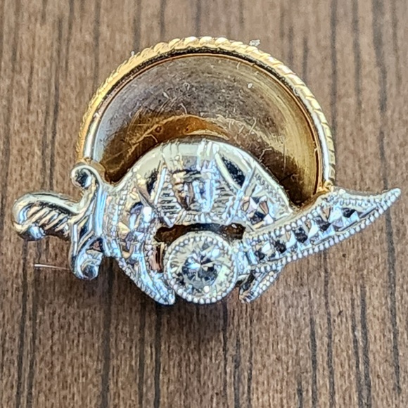 Vintage 14K Gold & Platinum with Diamond, Screw Back Shriner's Pin - Picture 2 of 4